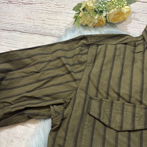 There Was One Green Black Stripe Button Down Top sz 44 - Picture 4 of 10